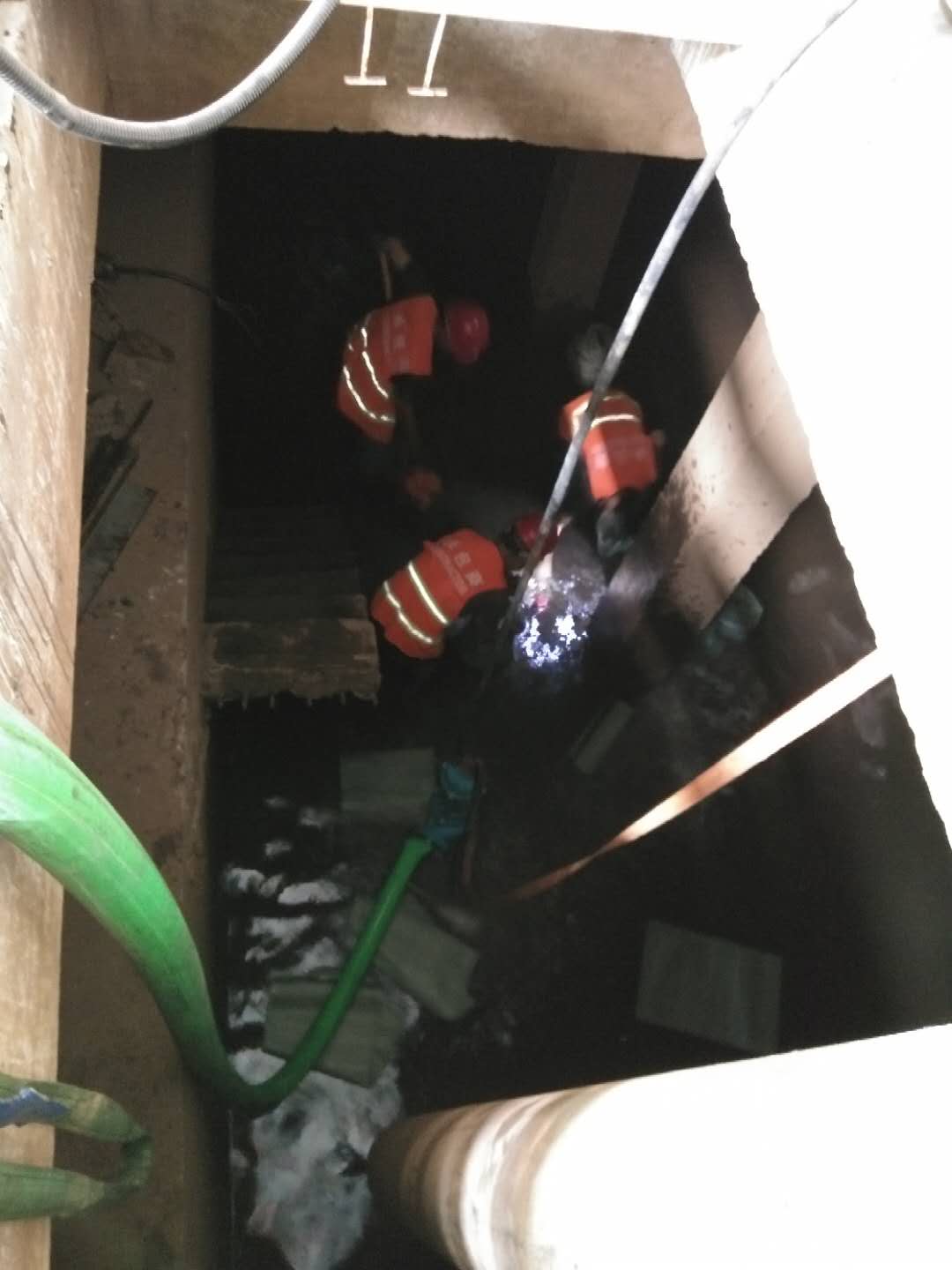 污水池清理，化粪池清理，干湿分离处理