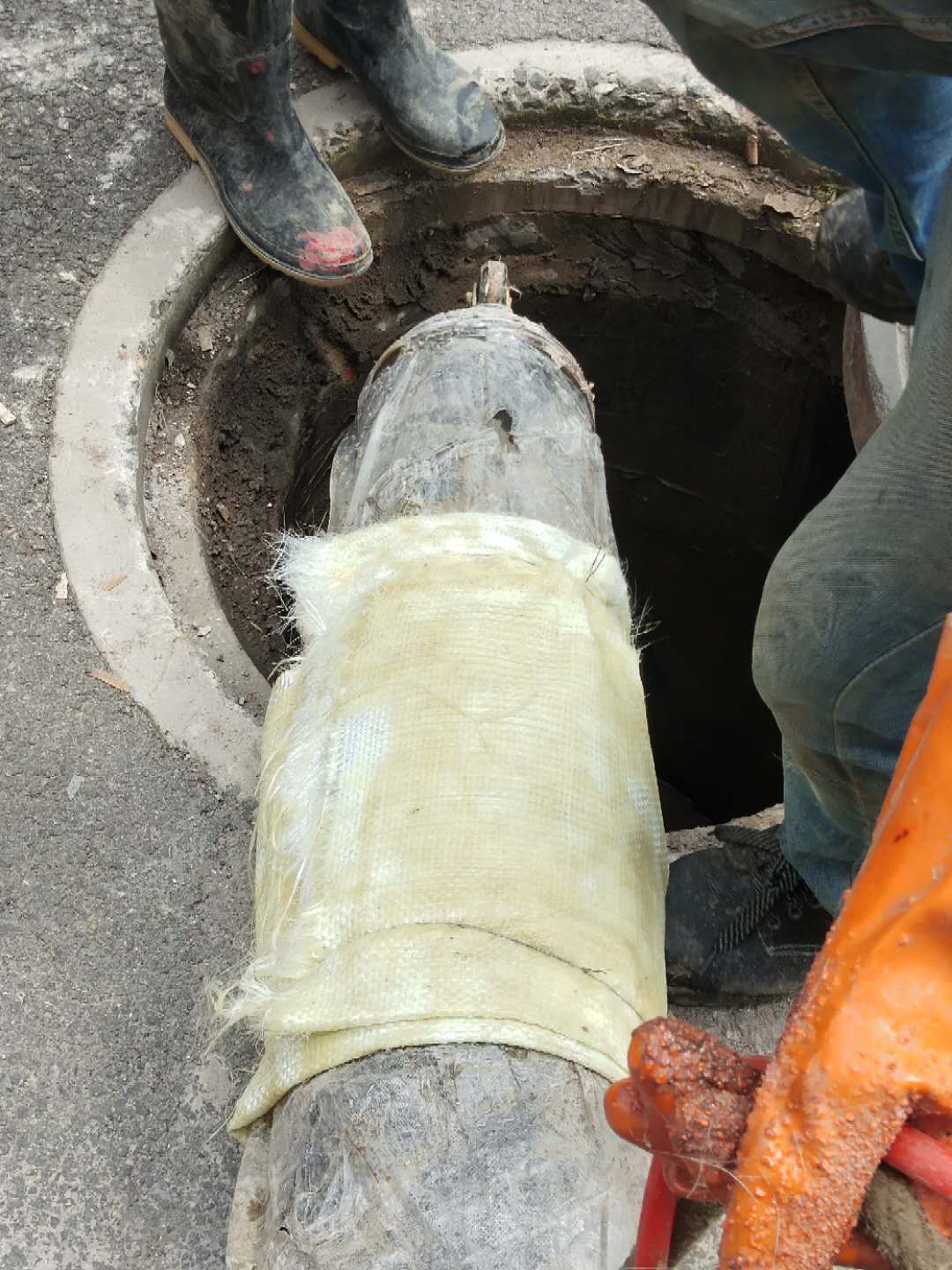 静压裂管整段修复