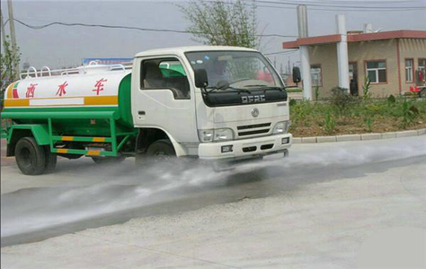 洒水车